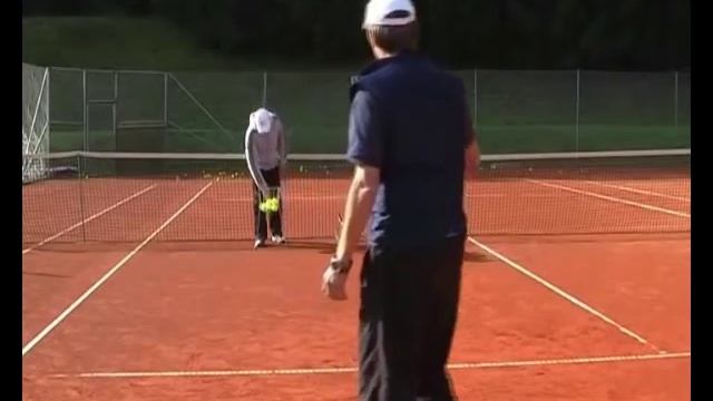 Advanced Tennis Backhand - Drills 2 & 3: Lifting The Ball смотреть онлайн