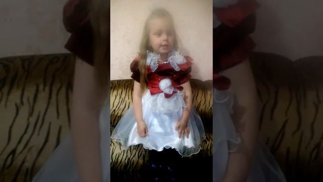 Семченко Милана (4 года) - Стихи (часть 1) смотреть онлайн