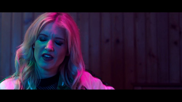 NINA - ONE OF US смотреть онлайн