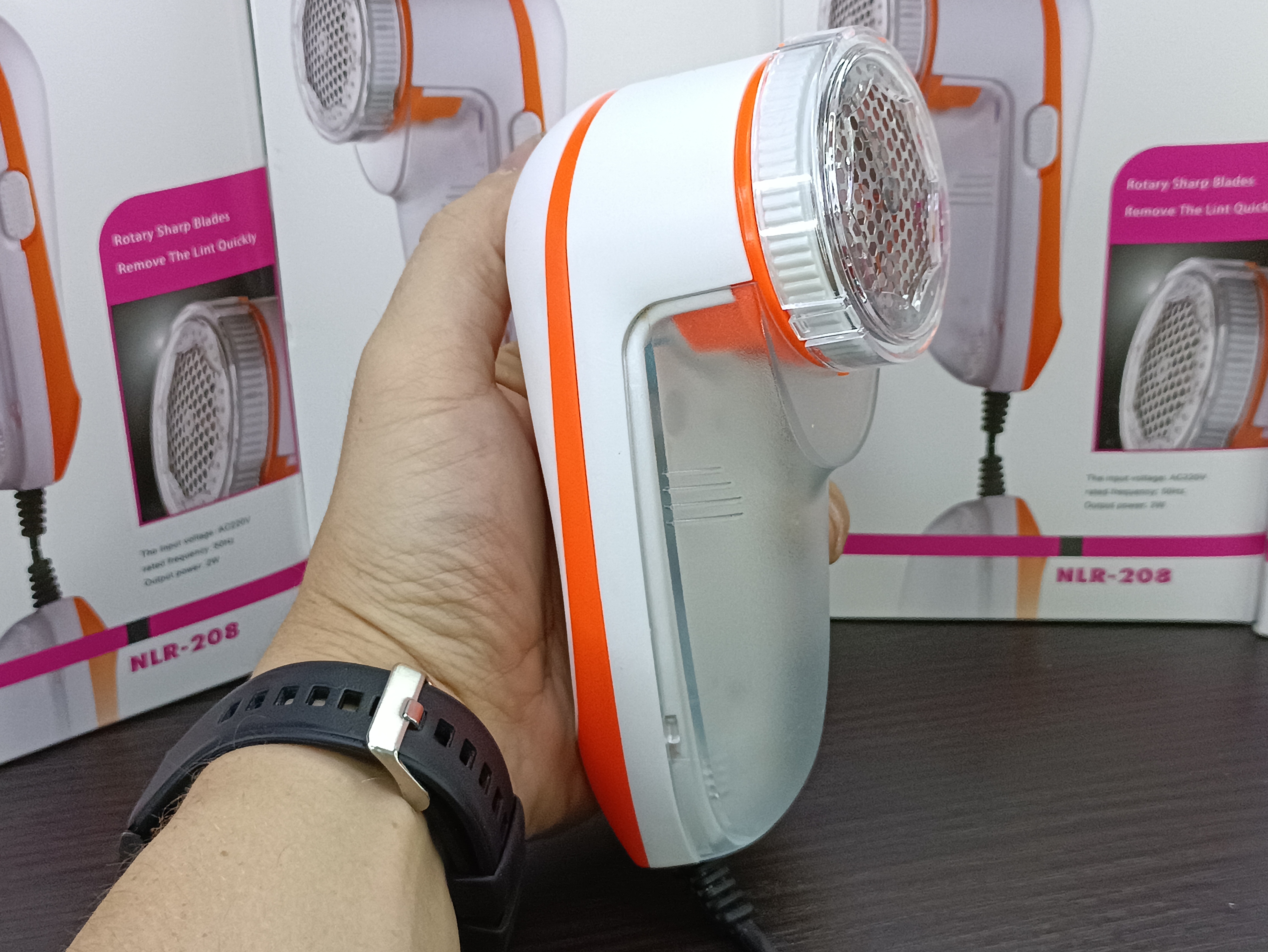 Машинка для удаления катышков с одежды. Гениальное изобретение! смотреть онлайн