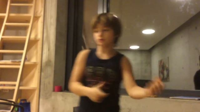 Крутой клип и крутая подтанцовка смотреть онлайн