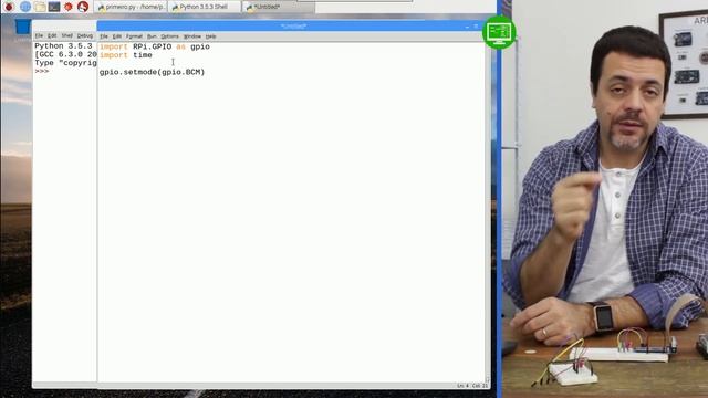 Como Usar a GPIO para Controlar Circuitos Eletrônicos - RaspberryPi Primeiros Passos - Vídeo #8 смотреть онлайн