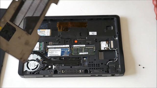 Dell Latitude E7240 RAM Replacement смотреть онлайн