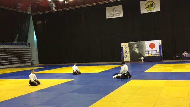 Выступление Судзуки сэнсэя на Новогоднем Фестивале в г. Тюмень 20.12.12 смотреть онлайн