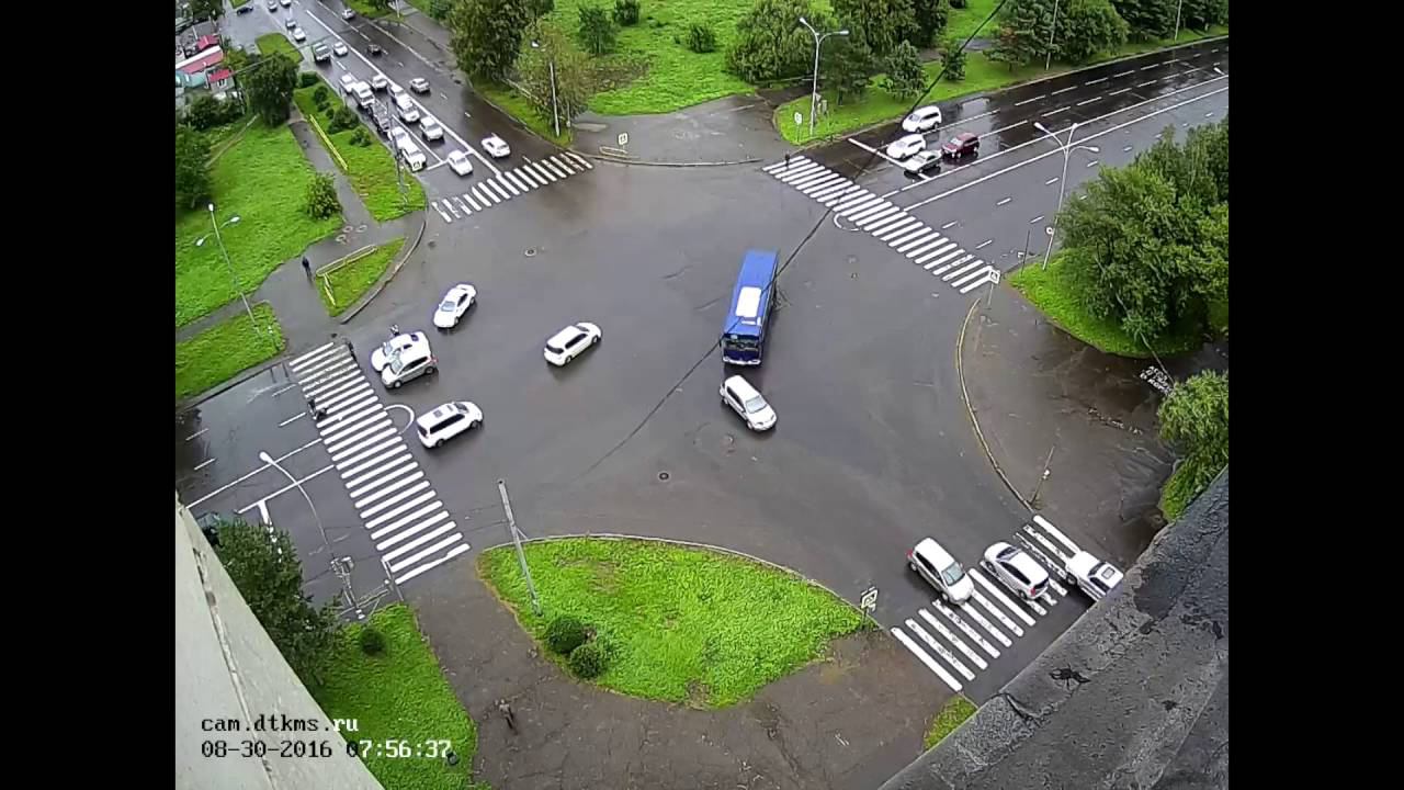 Komcity Новости — Припадок на проспекте Первостроителей, 30 августа 2016 смотреть онлайн