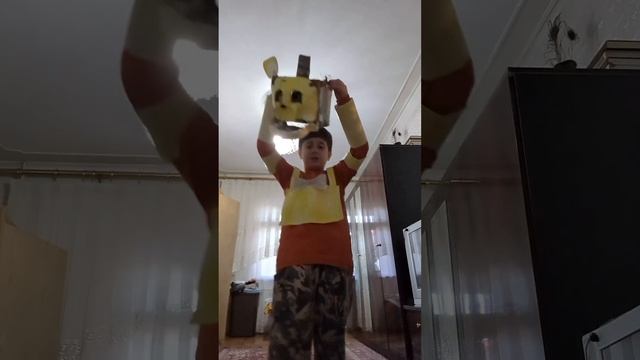 как я сделал костюм Golden Freddy ??? смотреть онлайн