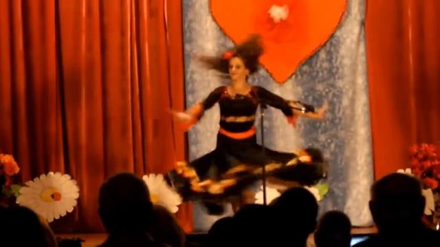 Копия видео "'Цыганочка с выходом' Танцует Лилия Юраш!" смотреть онлайн
