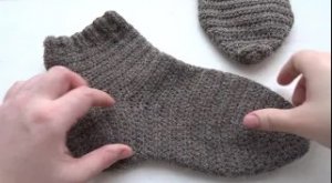 Носки крючком для начинающих..mp4