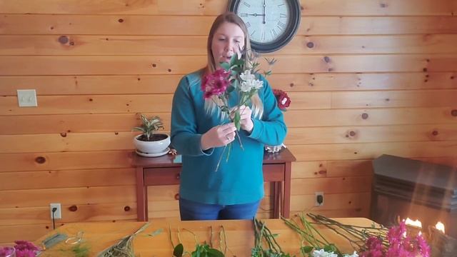 How to Make a Hand Tied Bouquet смотреть онлайн