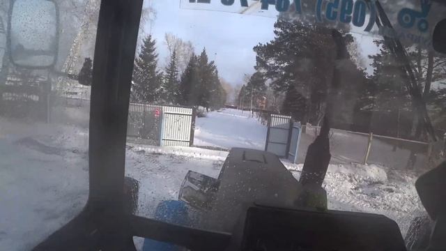 Опять чистим первый снег! То тает, то опять идет, а чистить все-равно надо. смотреть онлайн
