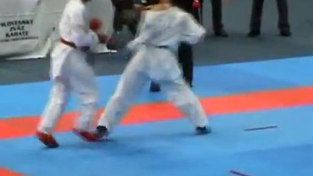 EKF 2007 - Femmes -53 Kg 1/2 finale : Vanderhaeghen (Belgique) - Celik (Turquie) смотреть онлайн