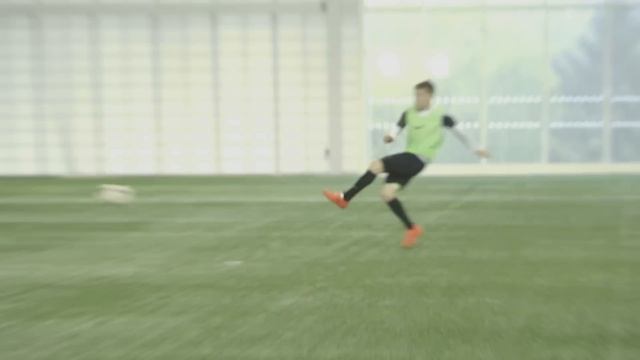 Link up play in the attacking third | Soccer training drill | Nike Academy смотреть онлайн