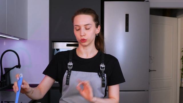 Сочная вишневая начинка в торты и пирожные. Можно замораживать. смотреть онлайн