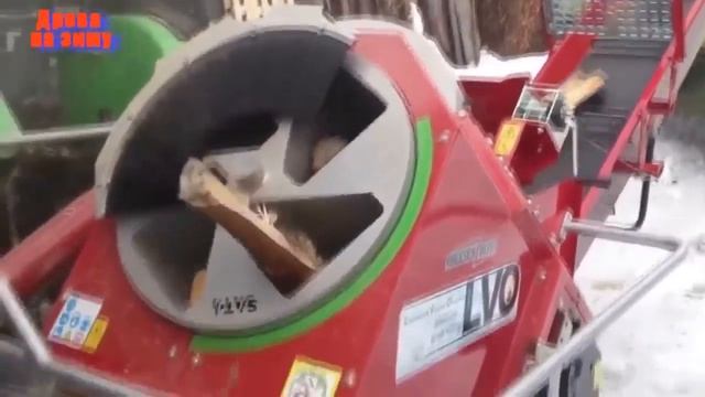 Как европейцы без напряга пилят и колют дрова на зиму смотреть онлайн