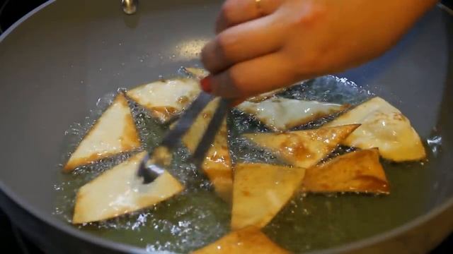 ЧИЛАКИЛЕС-БЛЮДО МЕКСИКАНСКОЙ КУХНИ. ООЧЕНЬ ВКУСНО! смотреть онлайн