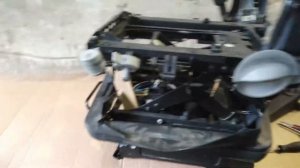 Сороконожка часть 29. Мерседес Актрос 4144к. Ремонт сидений, кран подъёма кузова.