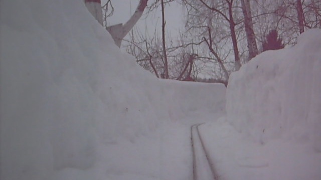 снежный путь на садовой железной дороге