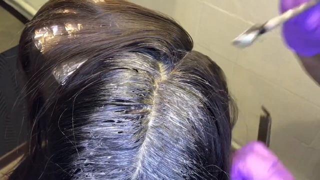 Скрытая цветная прядь/ красим брюнетку смотреть онлайн