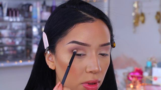 MAKEUP MONDAY | COOL TONED REVERSE OMBRE EYELINER TUTORIAL | ohmglashes смотреть онлайн