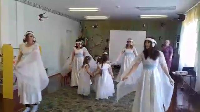 Танец мам и ангелочков на 8 марта в садике смотреть онлайн