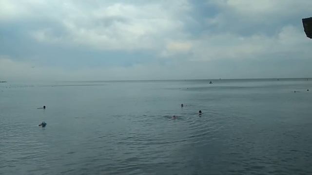 Пасмурная погода на море. смотреть онлайн