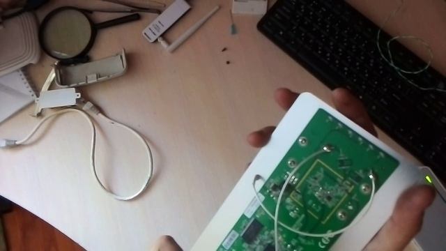 Внутренности TL-WA7210N и TL-SF1008D 