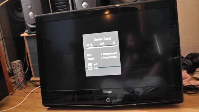 Technika 32-601 TV 32 inch HD Ready LCD screen Road side find TV has line on screen & speakers test смотреть онлайн