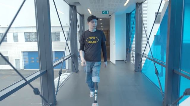 Superhumans: Inside the world's first cyborg games [Trailer] смотреть онлайн