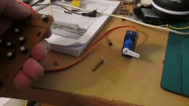 2 кнопки управляют серво через арудино смотреть онлайн