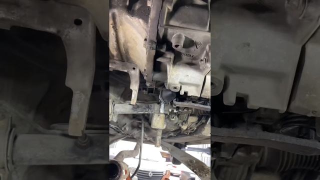 Renault Clio Baskı Balata Değişimi !! Traversler Sökülmeli Mi? смотреть онлайн