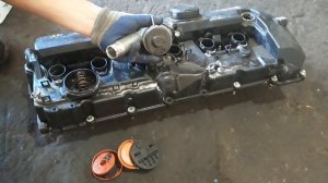 BMW X5 E70 вальватроник, замена квкг или мембраны в клапанной крышке.
