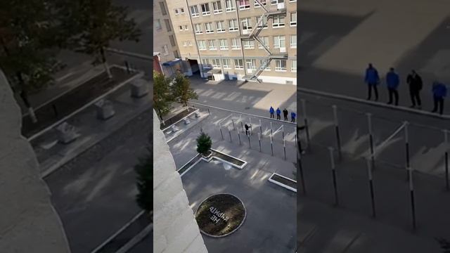 Тренер, который орет на весь Центральный район смотреть онлайн