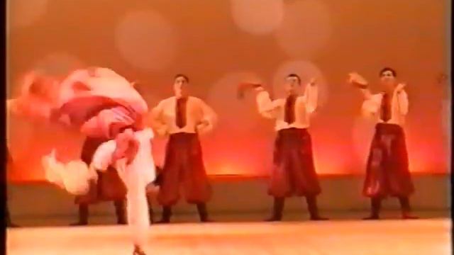 Ансамбль танца им.П.П.Вирского 2001 год - Танец с бубнами смотреть онлайн
