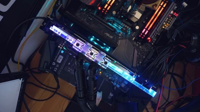 ASUS ROG STRIX RTX 2080 Ti на воде Thermaltake Pacific V-RTX 2080Ti Plus Тайваньская ШКОЛА