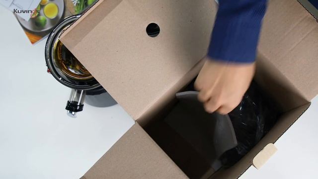 Kuvings EVO810 Cold Press Juicer: Unboxing Video смотреть онлайн