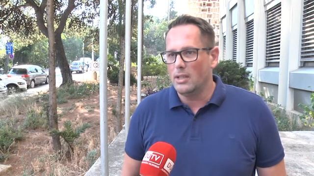 PUNE RUKE POSLA ZA ČISTOĆU, DIREKTOR ZA DUTV O PROBLEMIMA смотреть онлайн