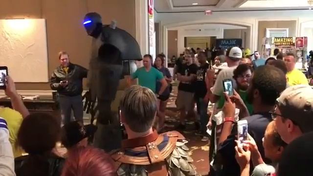Liberty Prime Cosplay @ Nova Con 2017 смотреть онлайн