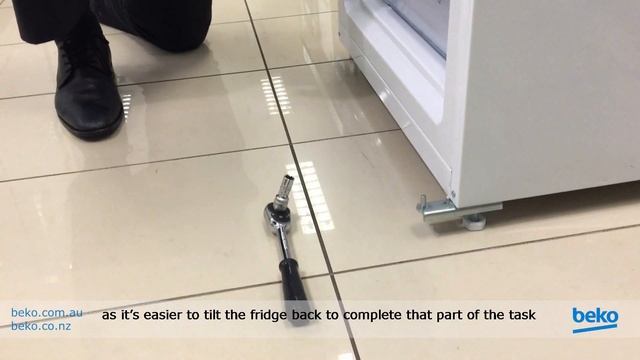 Beko Reversing Fridge or Freezer Door смотреть онлайн