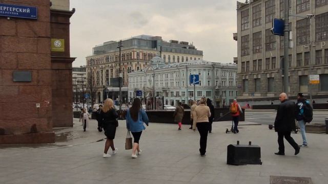 Spring in Moscow. Weekday on Tverskaya. Весна в Москве. Будний день на Тверской