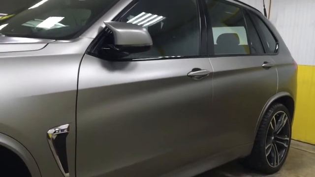 Полная оклейка BMW X5M в прозрачный МАТОВЫЙ полиуретан фирмы ХЕКСИС смотреть онлайн