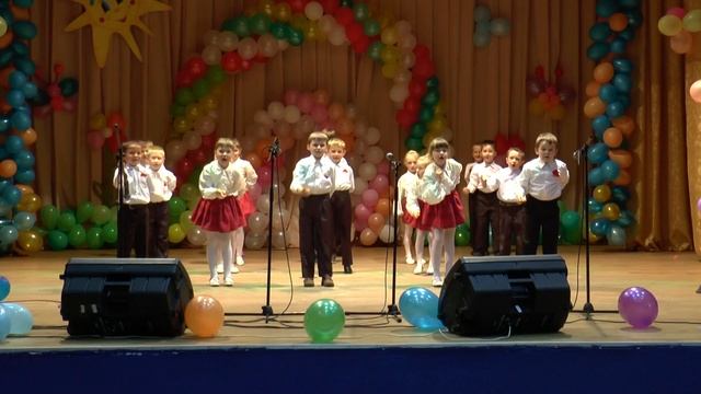 Танец "Далеко от мамы" смотреть онлайн