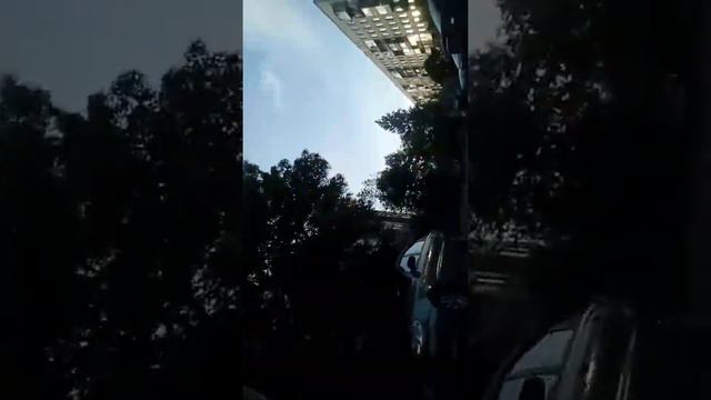Вторая часть мы сидя катаемся на пенни борте. Круто смотреть онлайн