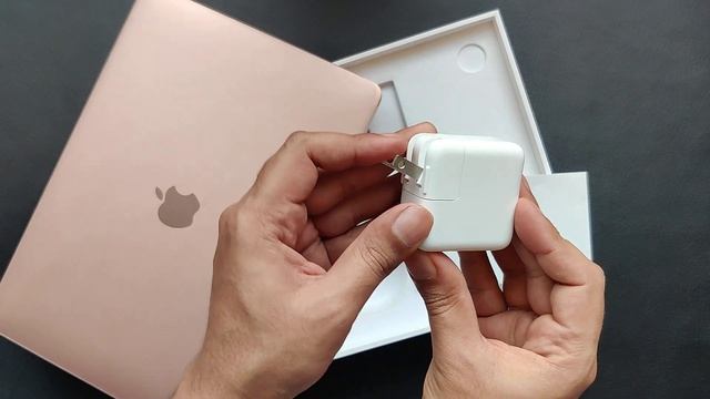 Apple MacBook Air 2020 Gold Unboxing! смотреть онлайн
