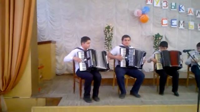 лезгинку исполняют на баяне смотреть онлайн
