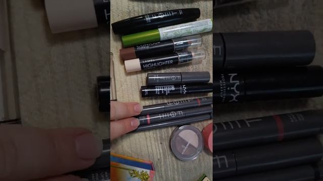 Декоративная косметика в путешествие смотреть онлайн