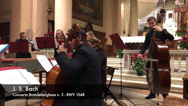CONCERTI BRANDEBURGHESI - J. S. BACH | OFICINA MUSICUM - RICCARDO FAVERO смотреть онлайн