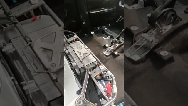 Glimpse of Hybrid Battery of Toyota Aqua Hybrid. #Hybrid #battery #Toyota #Aqua смотреть онлайн
