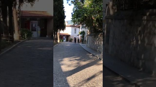 Улочками Старого города Гурзуф / август-сентябрь 2021 год смотреть онлайн