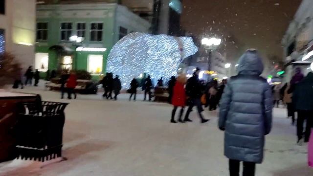 Новогодние приключения Салдинских туристов продолжаются.Вечерний Екатеринбург .2часть. смотреть онлайн