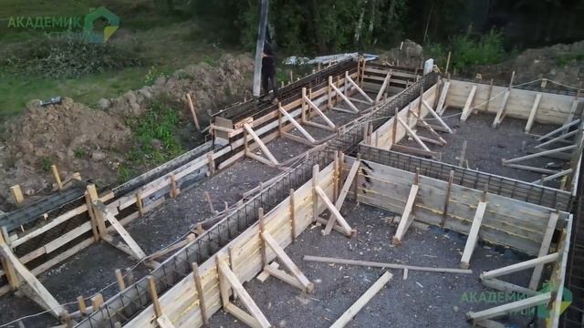 Возведение фундамента одноэтажного дома из полнотелого кирпича. смотреть онлайн